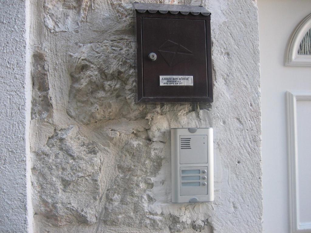 Split Central Guesthouse Bagian luar foto